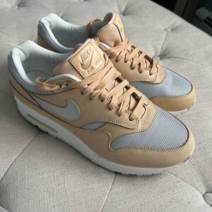 Women’s Nike Premium Air Max Beige and Light Gray Sneakers